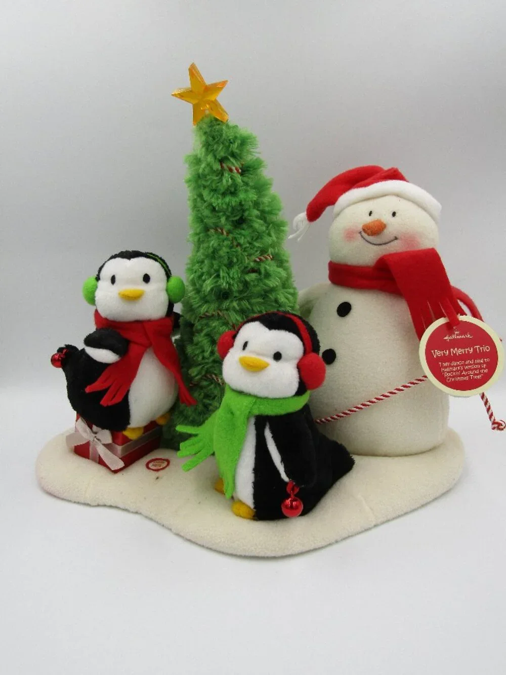 Hallmark Jingle Pals Very Merry Trio 2006 Animated Singing Snowman and Penguins
